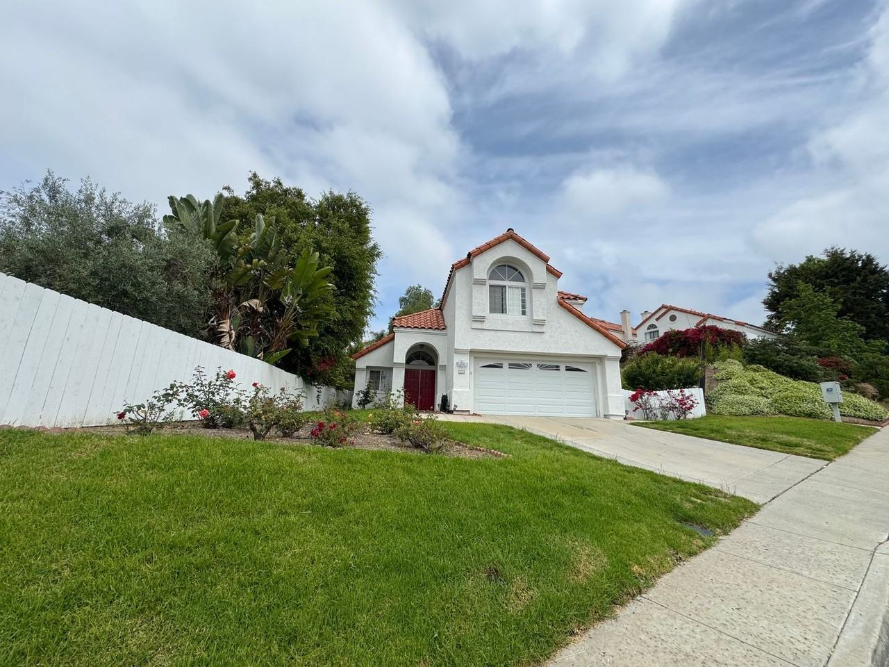 1423 Portofino Dr - Photo 4 of 44