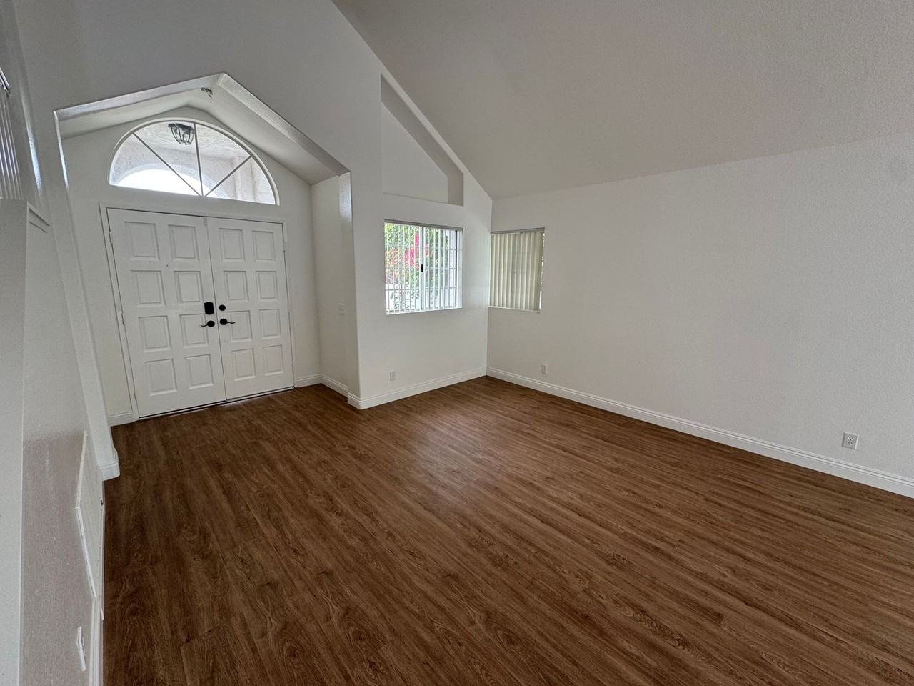 1423 Portofino Dr - Photo 7 of 44