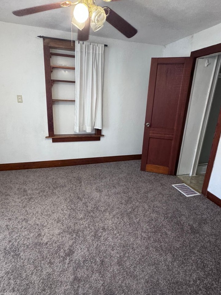 128 Plattner Ave - Photo 7 of 20