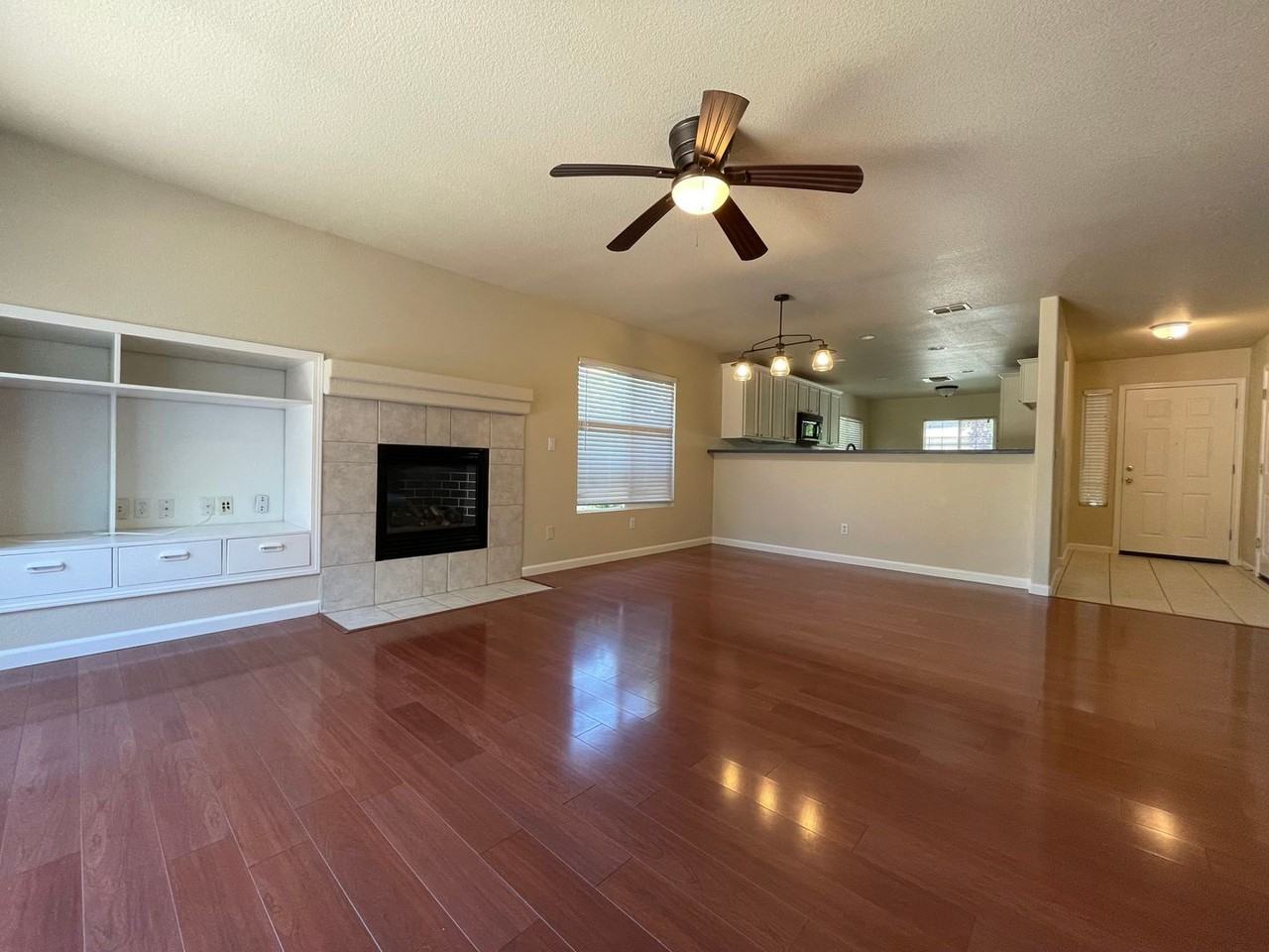 1862 Dysart Way - Photo 2 of 12
