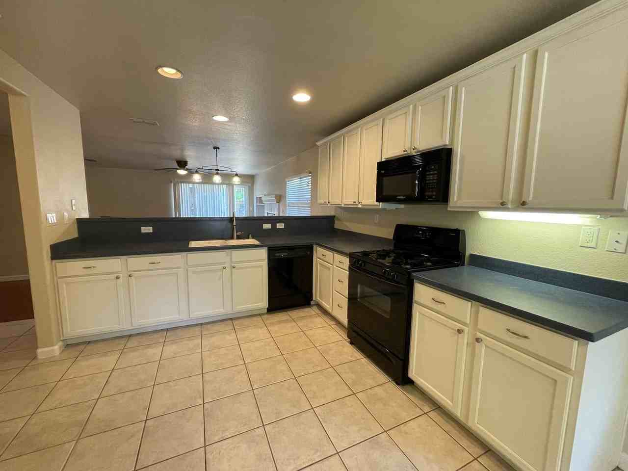 1862 Dysart Way - Photo 3 of 12