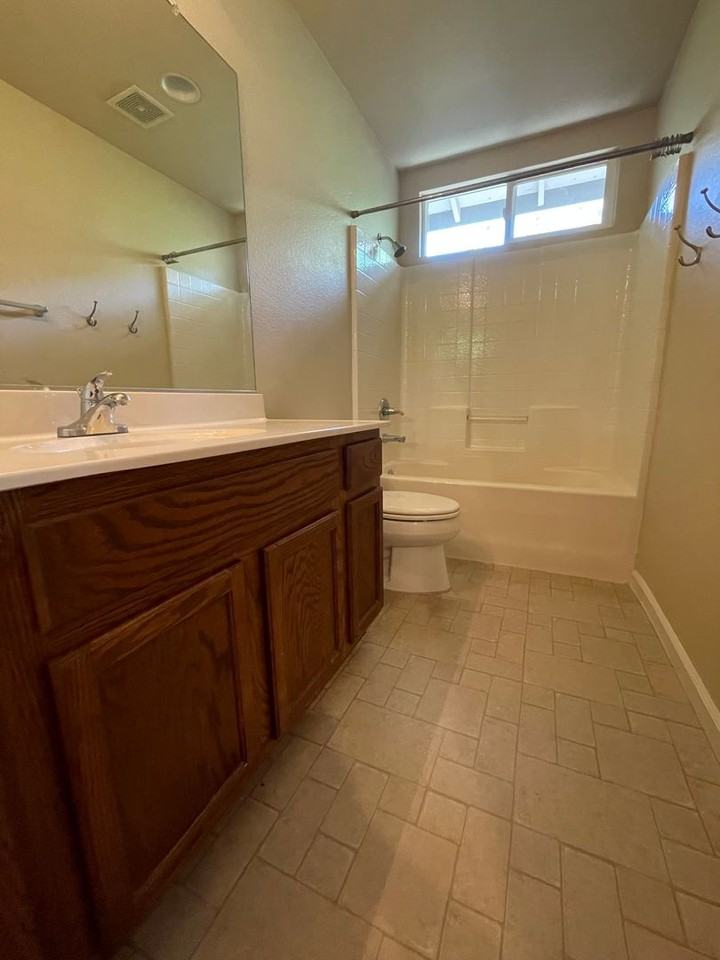 1862 Dysart Way - Photo 7 of 12