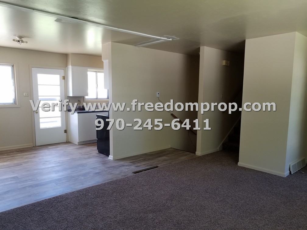 2015 Gunnison Ave - Photo 2 of 8