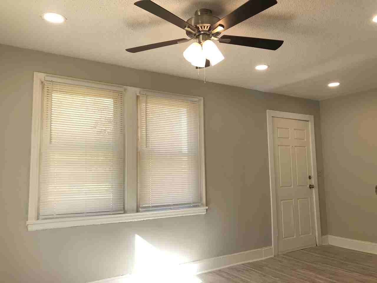 1109 Poston Cir - Photo 3 of 12