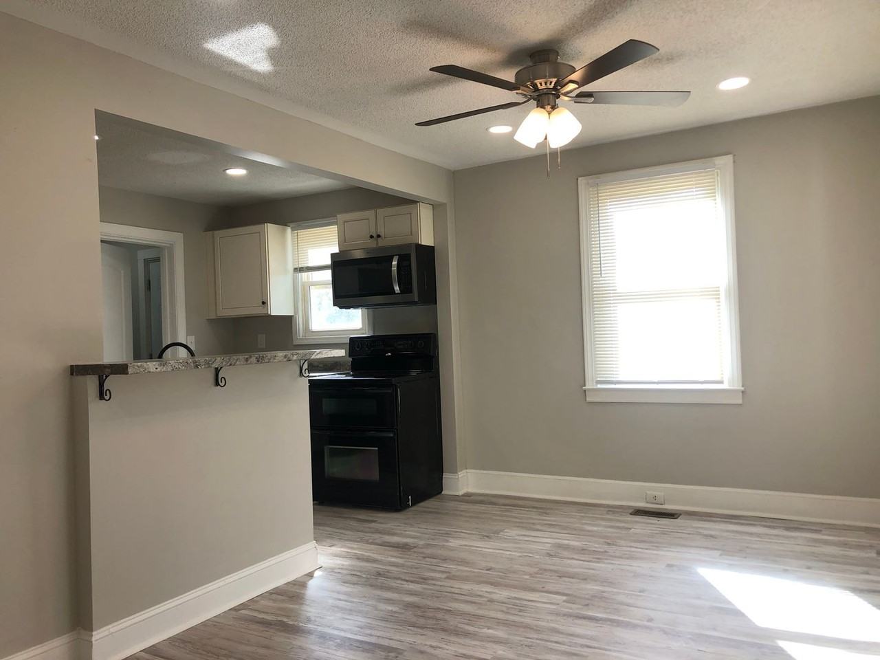 1109 Poston Cir - Photo 4 of 12