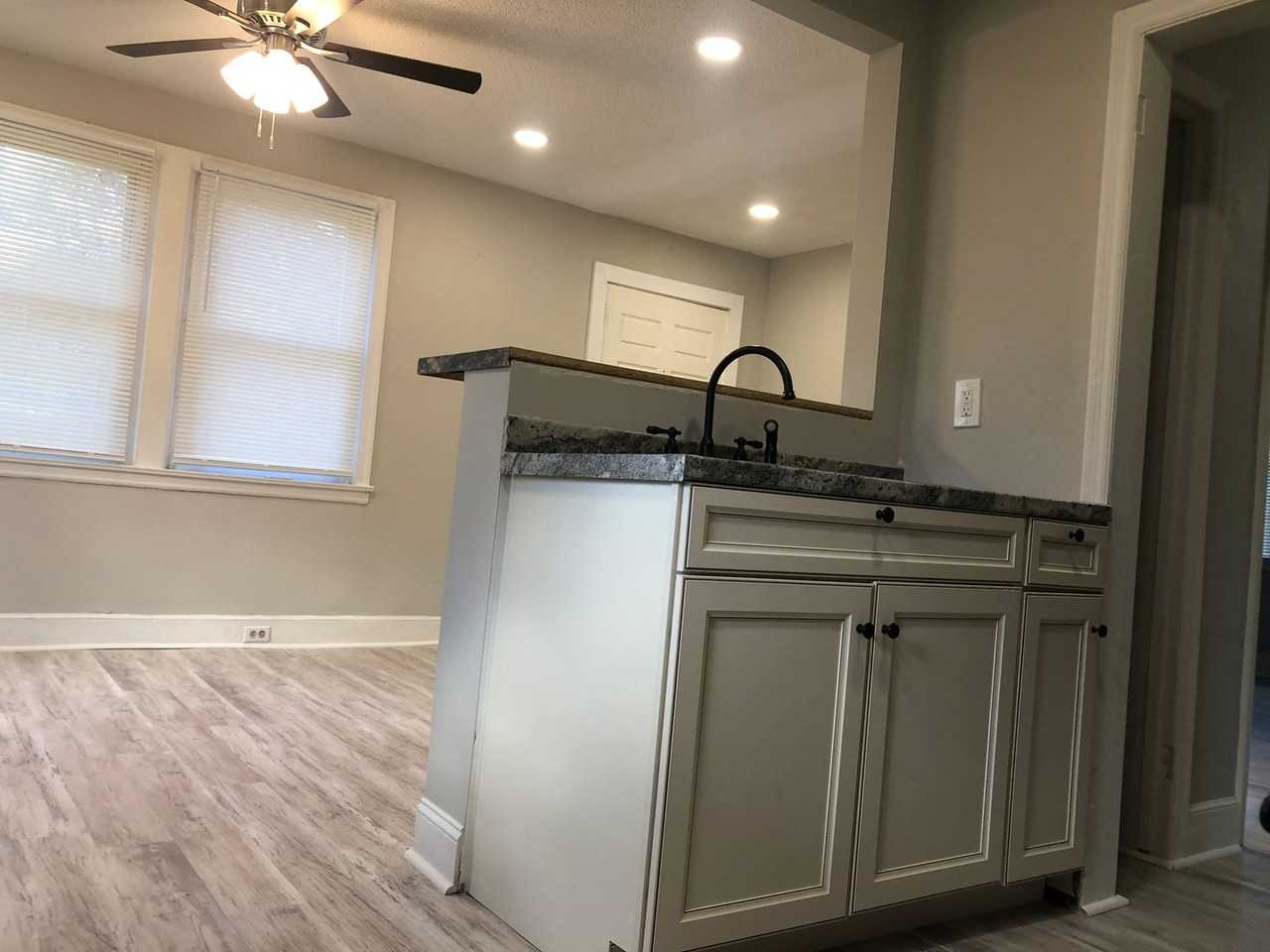1109 Poston Cir - Photo 6 of 12
