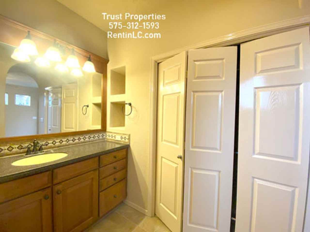 1932 Lone Tree Ln - Photo 6 of 19