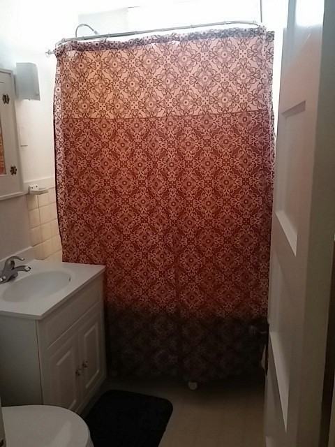 216 1/2 1st St - Photo 2 of 5