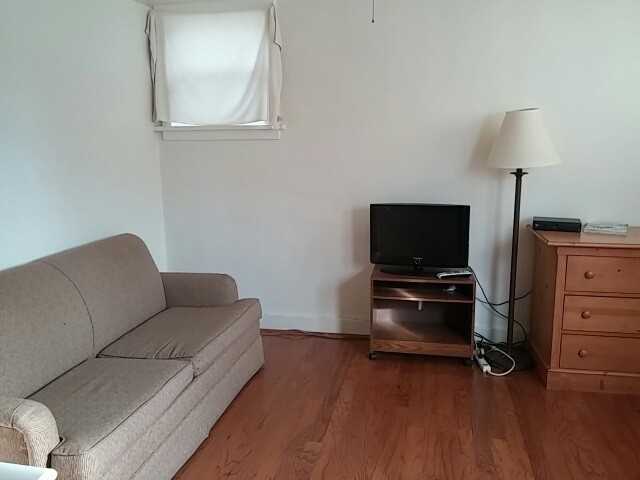 216 1/2 1st St - Photo 4 of 5