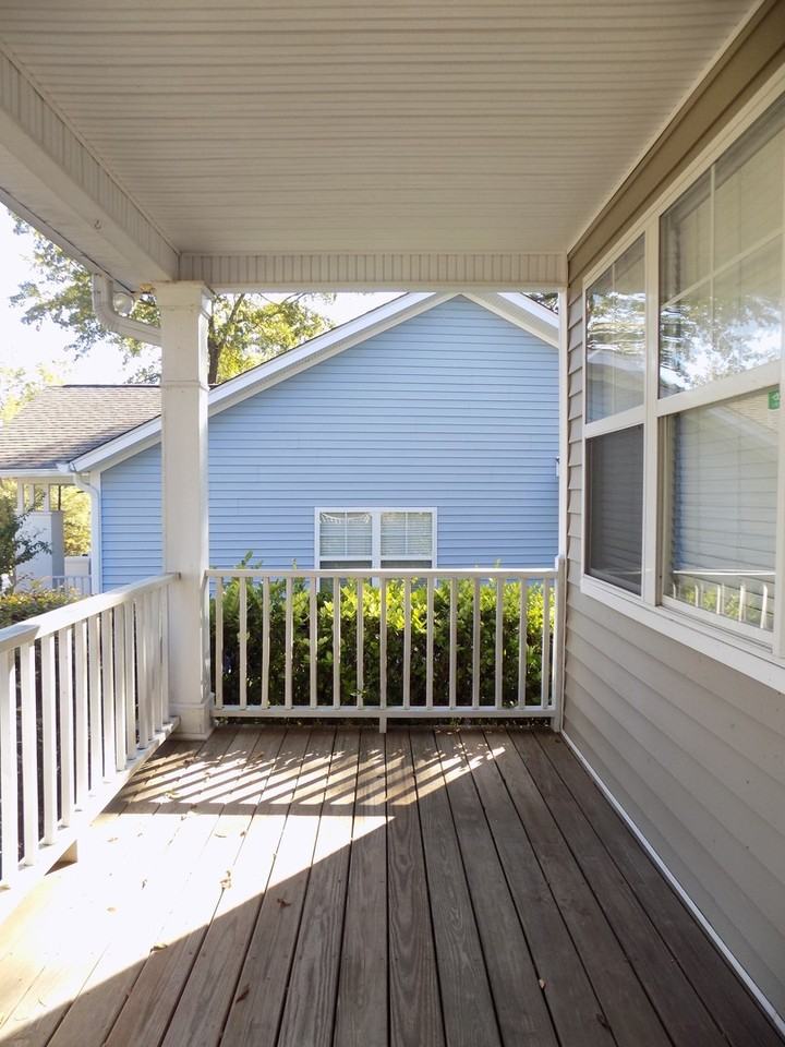 418 Laurel Hill Ln - Photo 2 of 24