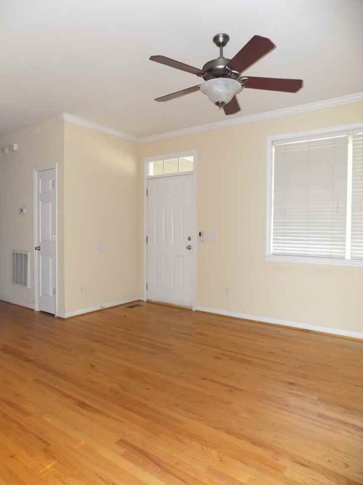 418 Laurel Hill Ln - Photo 5 of 24