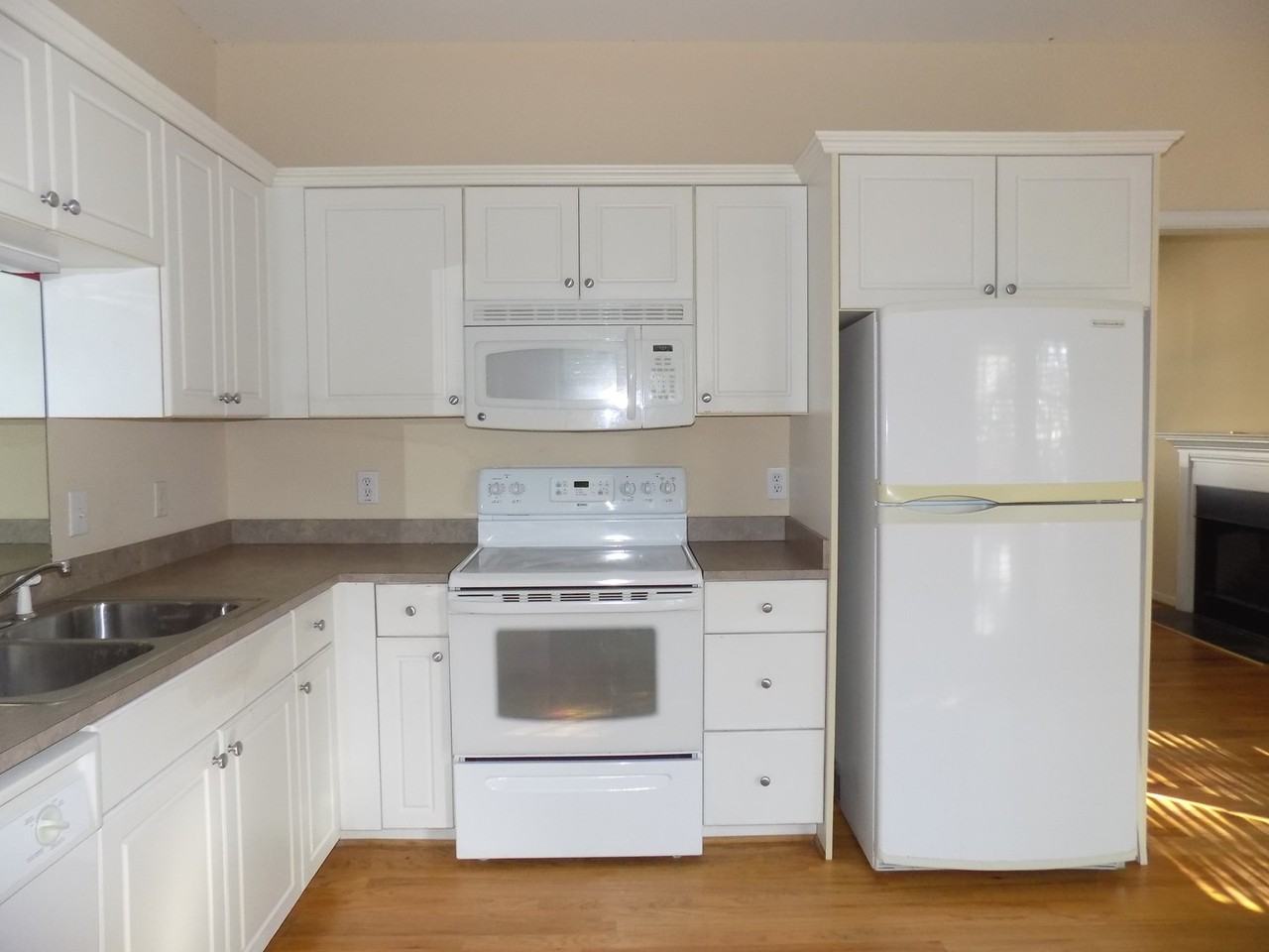 418 Laurel Hill Ln - Photo 7 of 24