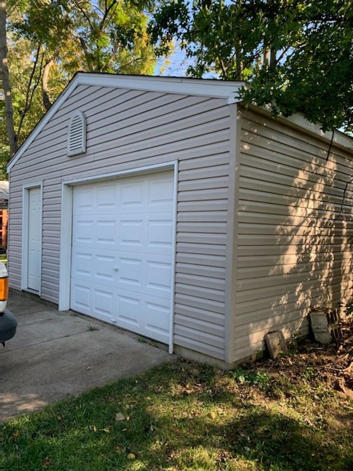 419 Sieber Ave - Photo 2 of 12