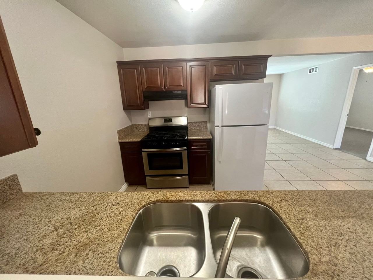 6565 Mojave Ave - Photo 4 of 28