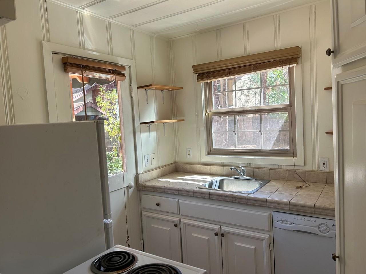 3682 Alder Ave - Photo 3 of 15