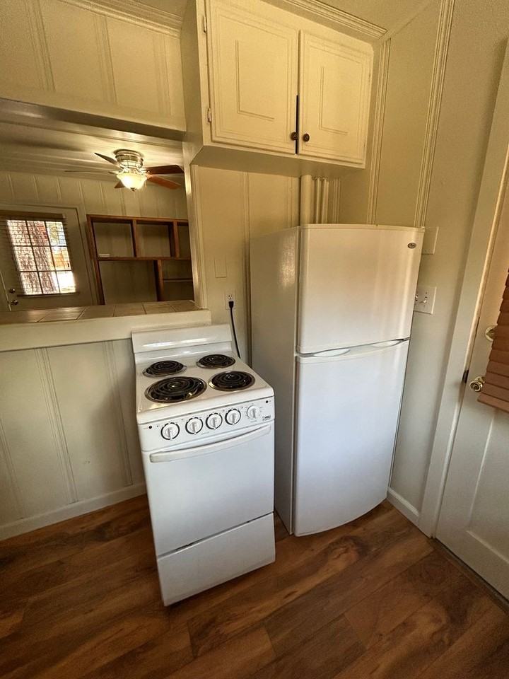 3682 Alder Ave - Photo 4 of 15