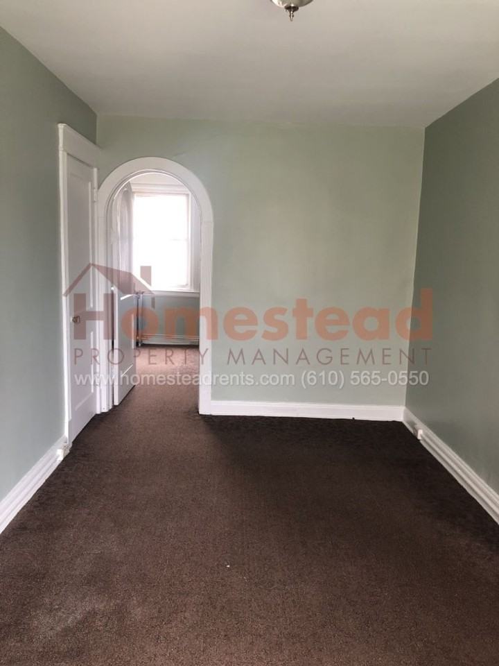 7242 Glenthorne Rd Apt C - Photo 3 of 9