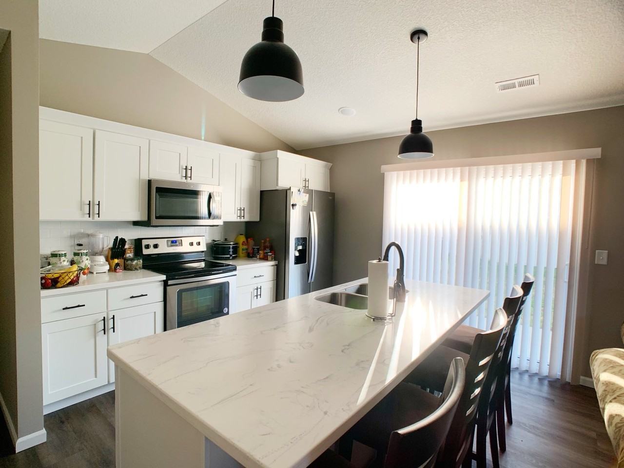 1603 Hill Valley Dr - Photo 3 of 10