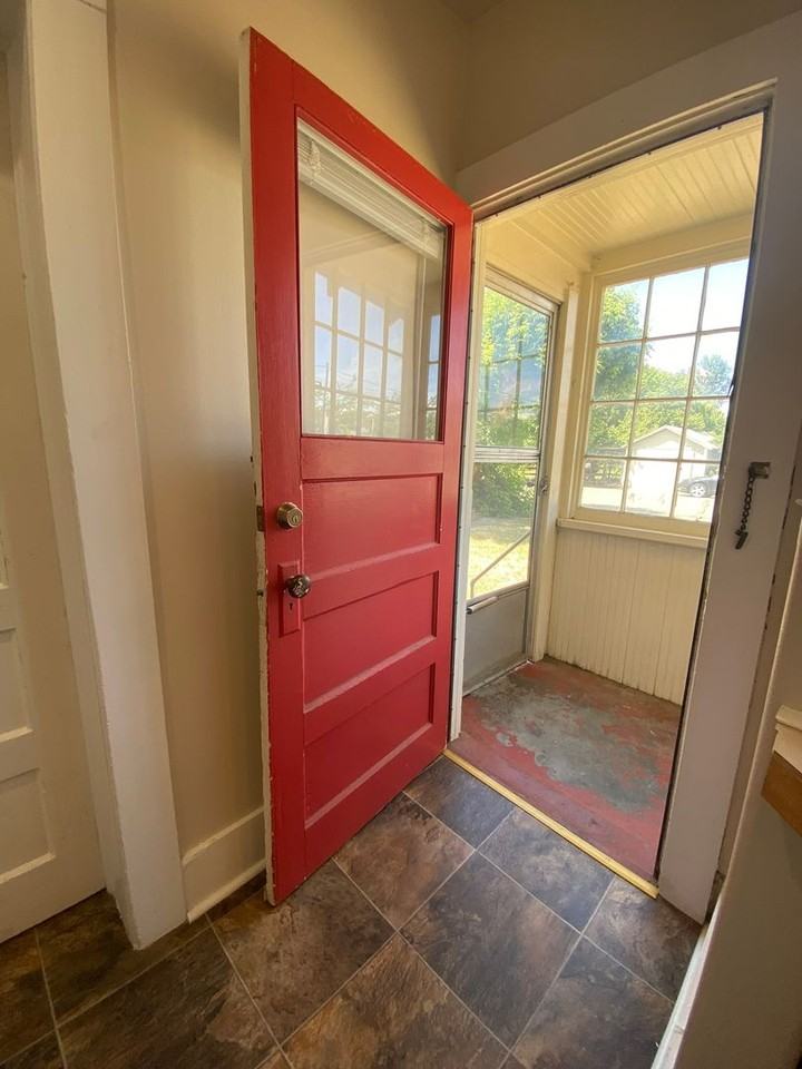 1400 E Capitol Ave - Photo 2 of 36