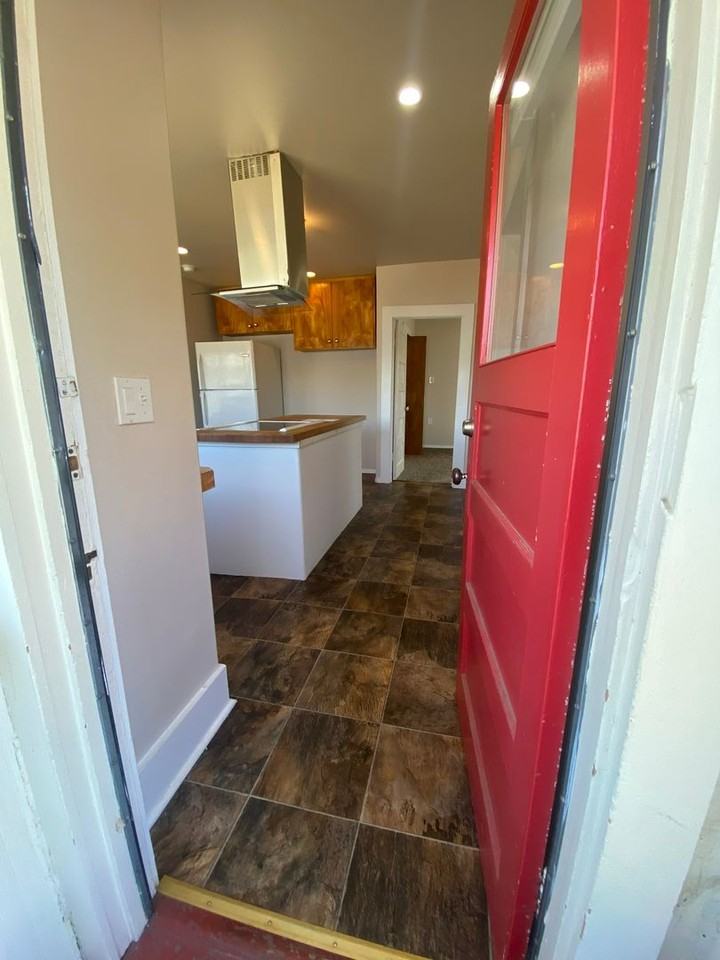 1400 E Capitol Ave - Photo 3 of 36