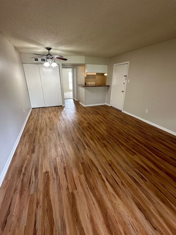 6726 Quail Hollow Ct - Photo 2 of 7