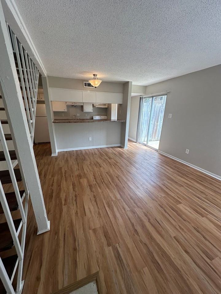 6772 Quail Hollow Ct - Photo 2 of 7