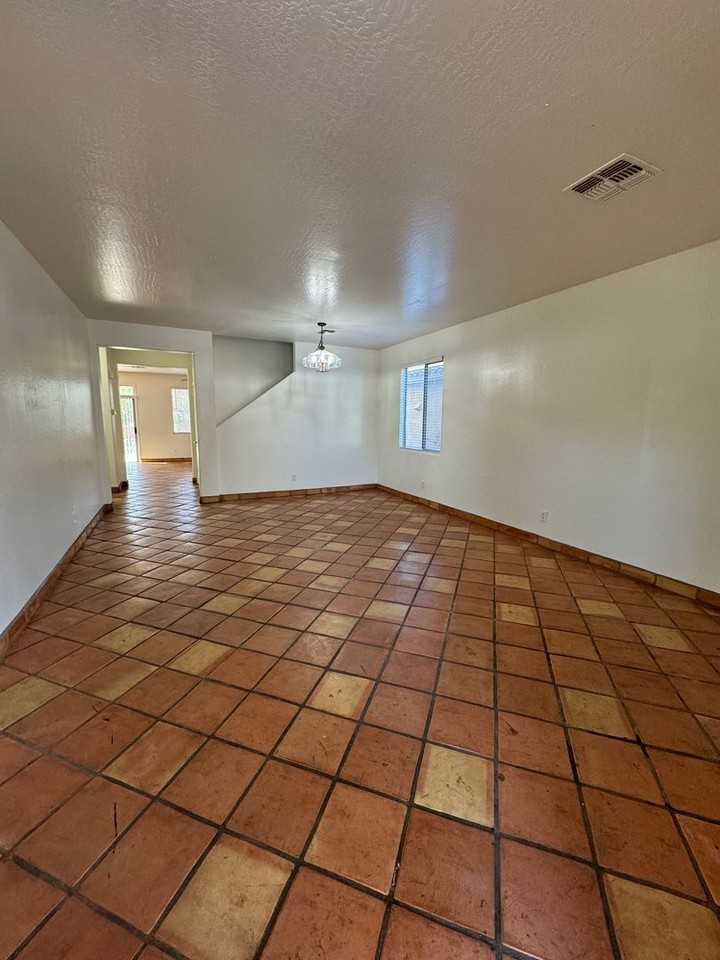 6412 S 71st Dr - Photo 2 of 45