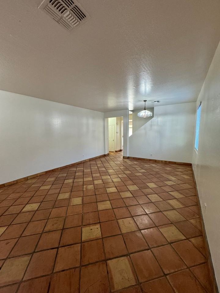 6412 S 71st Dr - Photo 3 of 45