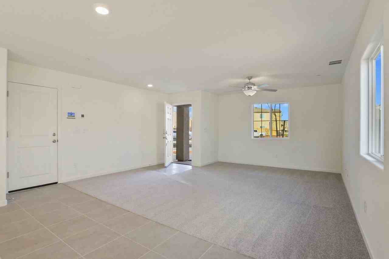 3120 Kuppens Way - Photo 4 of 20