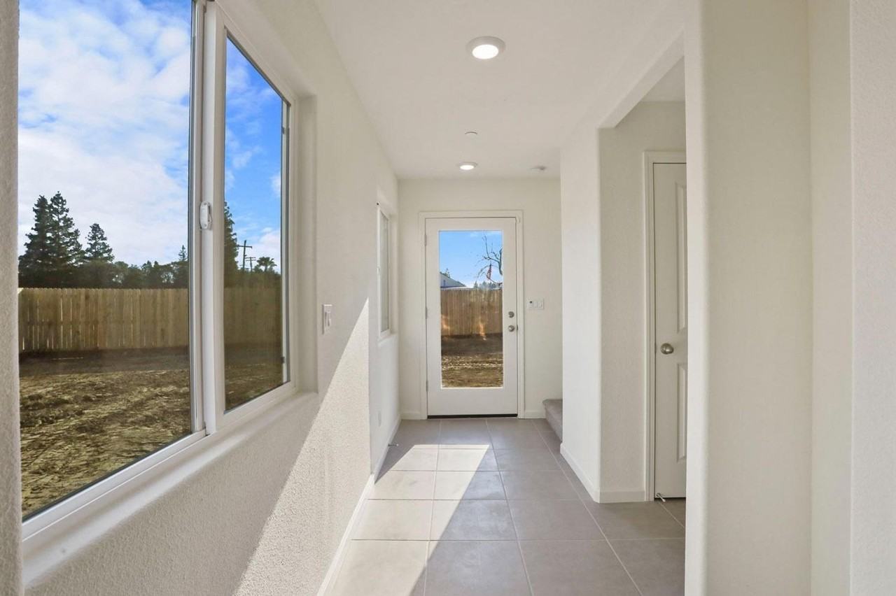 3120 Kuppens Way - Photo 6 of 20