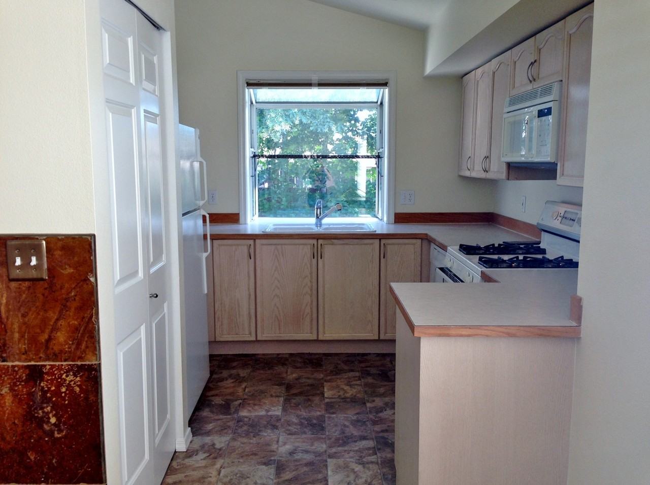 22605 4th Ave W #1-105 - Photo 5 of 11