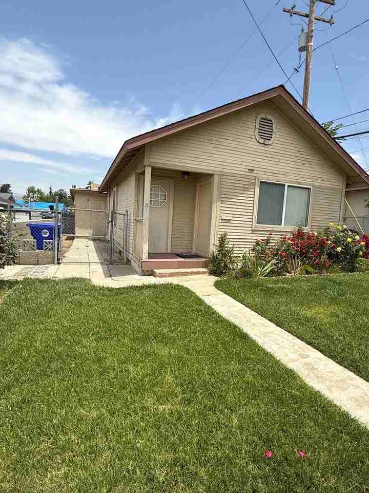 35070 Acacia Ave - Photo 2 of 12
