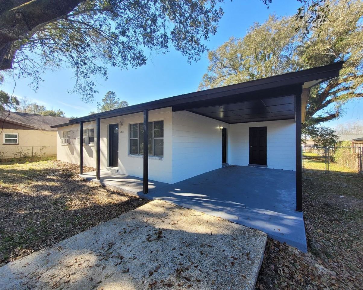 7831 Untreiner Ave - Photo 3 of 16