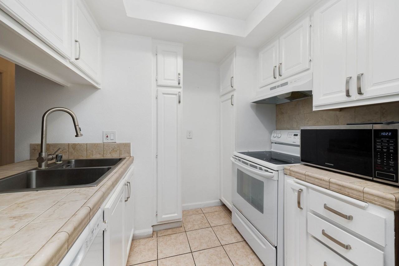 178 4th Ave #11 - Photo 2 of 12