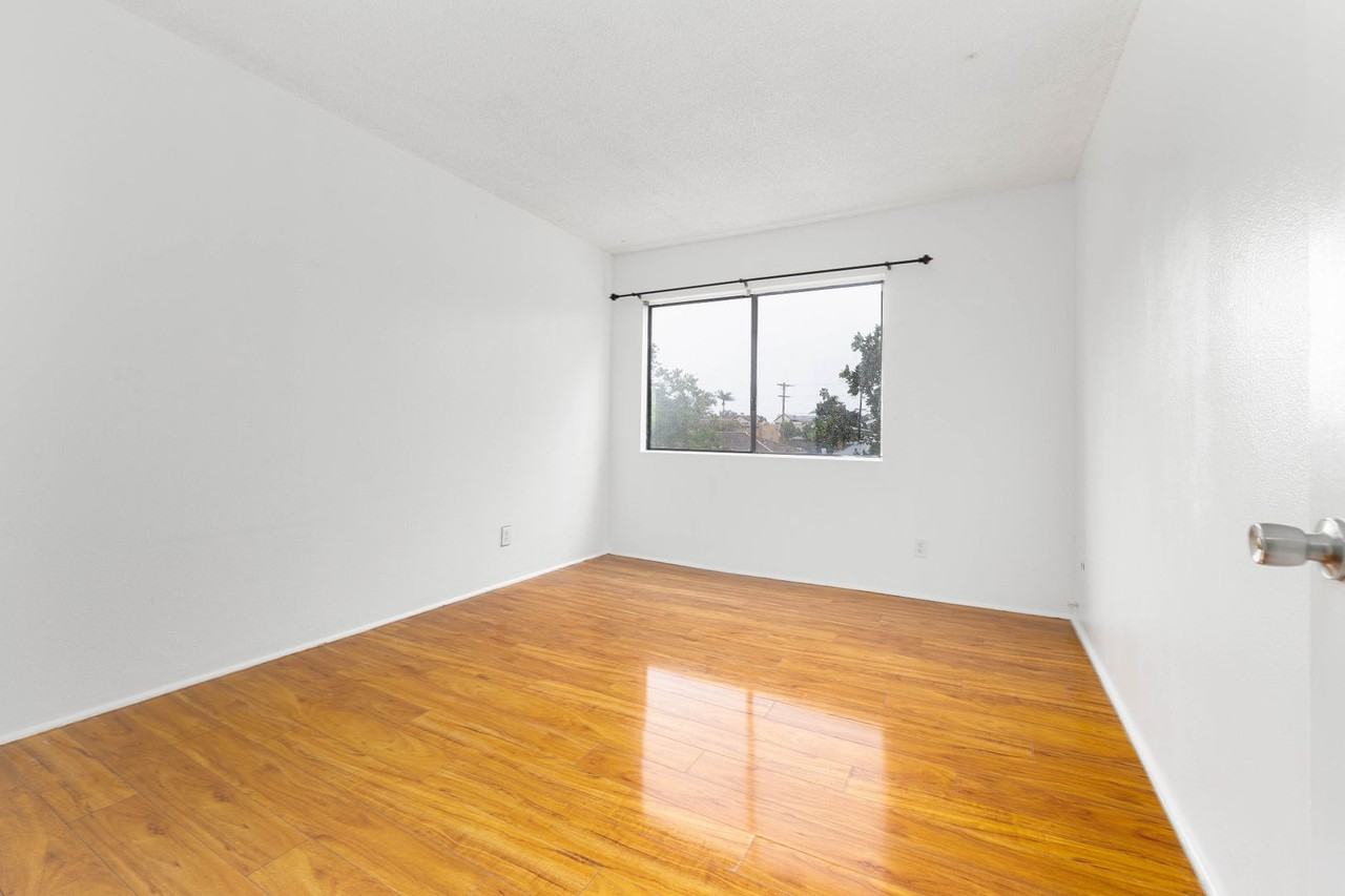 178 4th Ave #11 - Photo 5 of 12