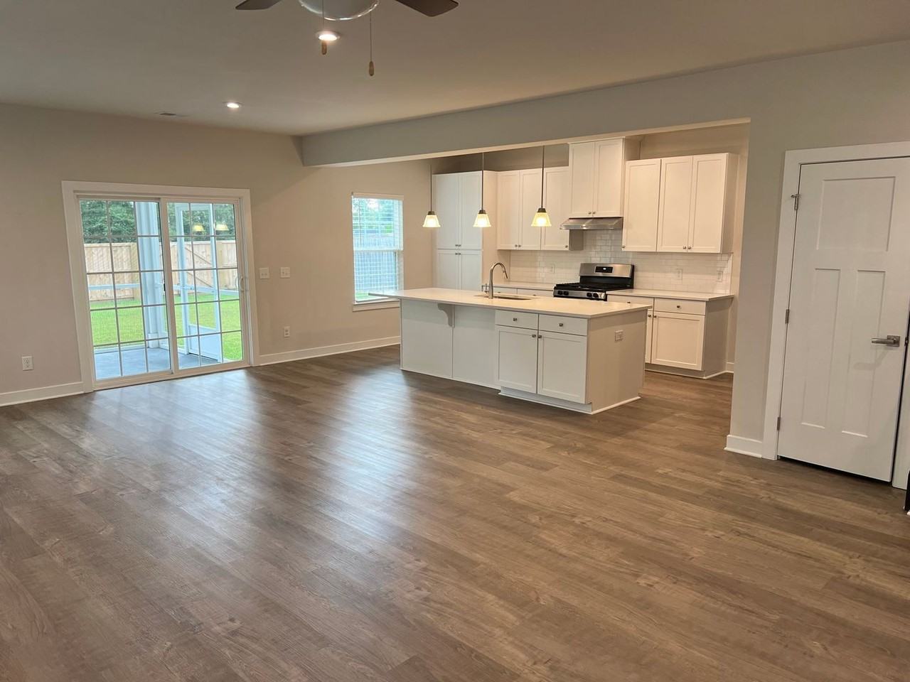 125 Country Oaks Ln - Photo 6 of 35