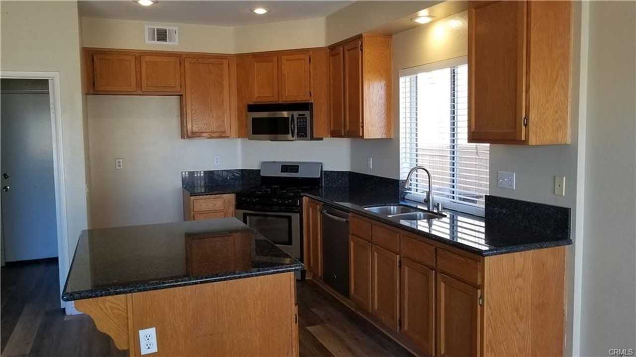 1383 Sonnet Hill Ln - Photo 3 of 19