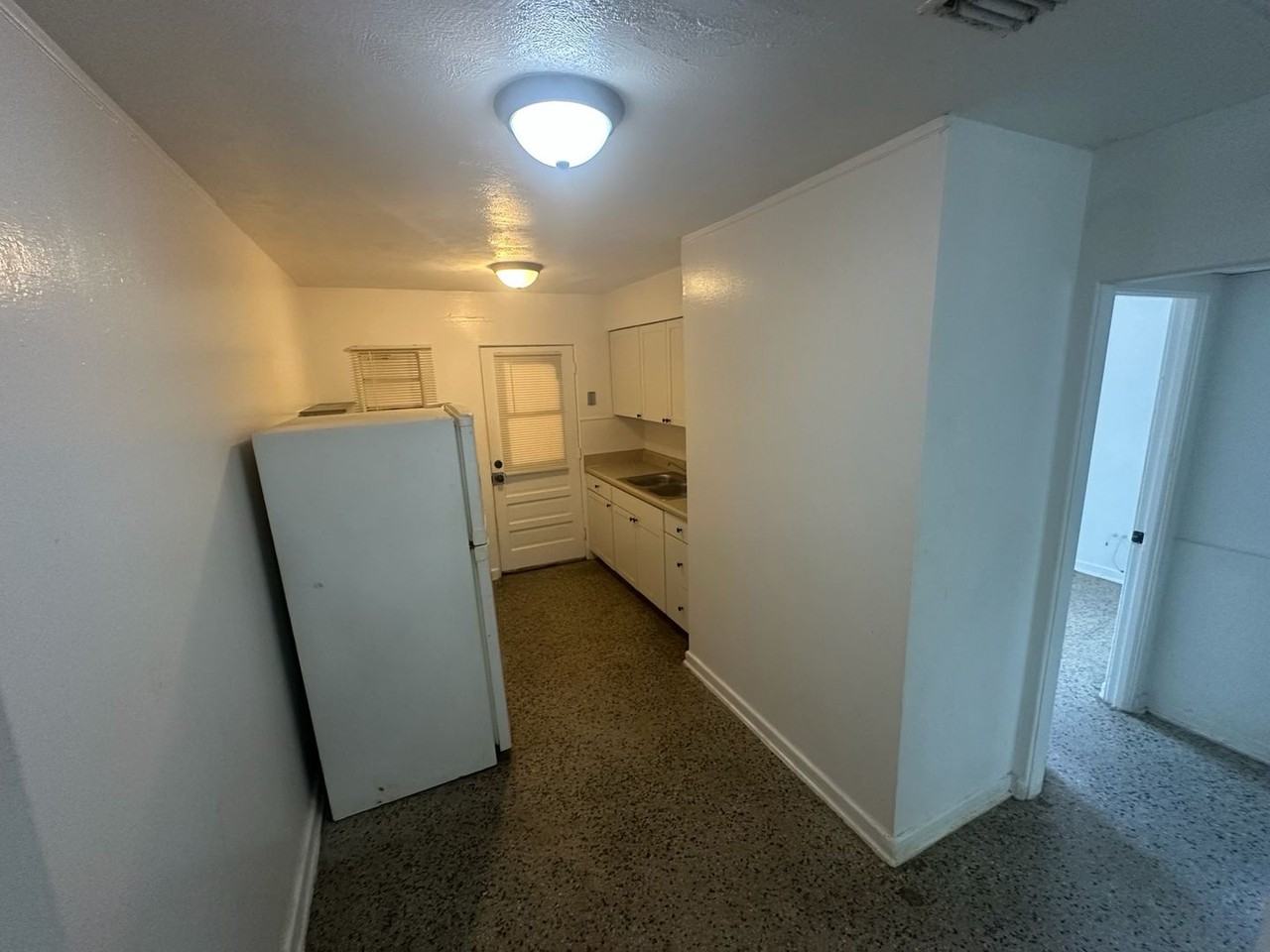 2109 S Mills Ave - Photo 6 of 14