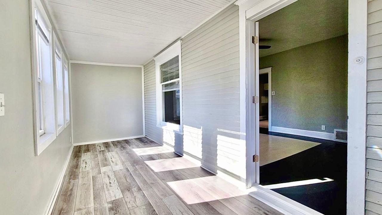 2819 Mishawaka Ave - Photo 3 of 27