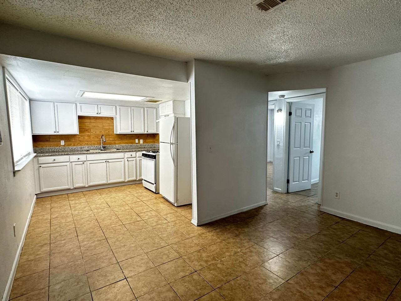 14005 N Palm St #4 - Photo 2 of 12