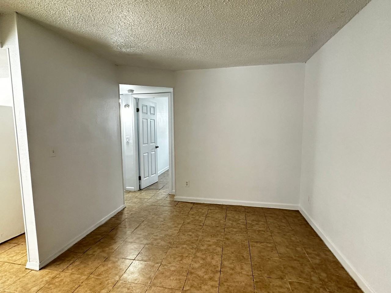 14005 N Palm St #4 - Photo 6 of 12