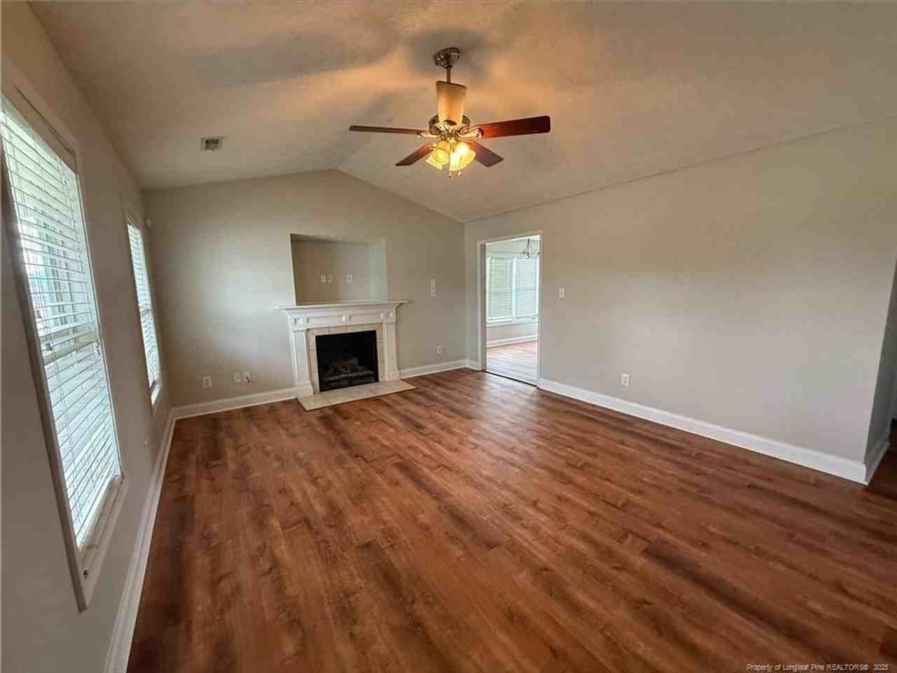 181 Westminster Dr - Photo 2 of 13