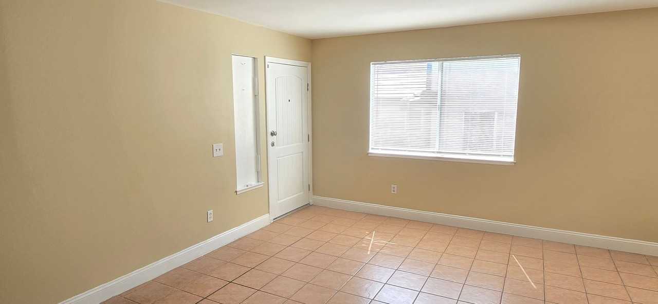 3446 Rainbow Ln - Photo 6 of 21