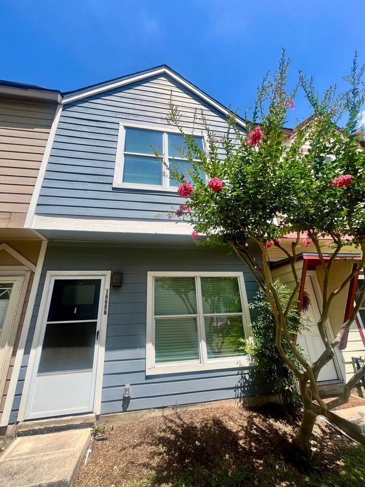 12252 Lemon Blossom - Photo 2 of 10