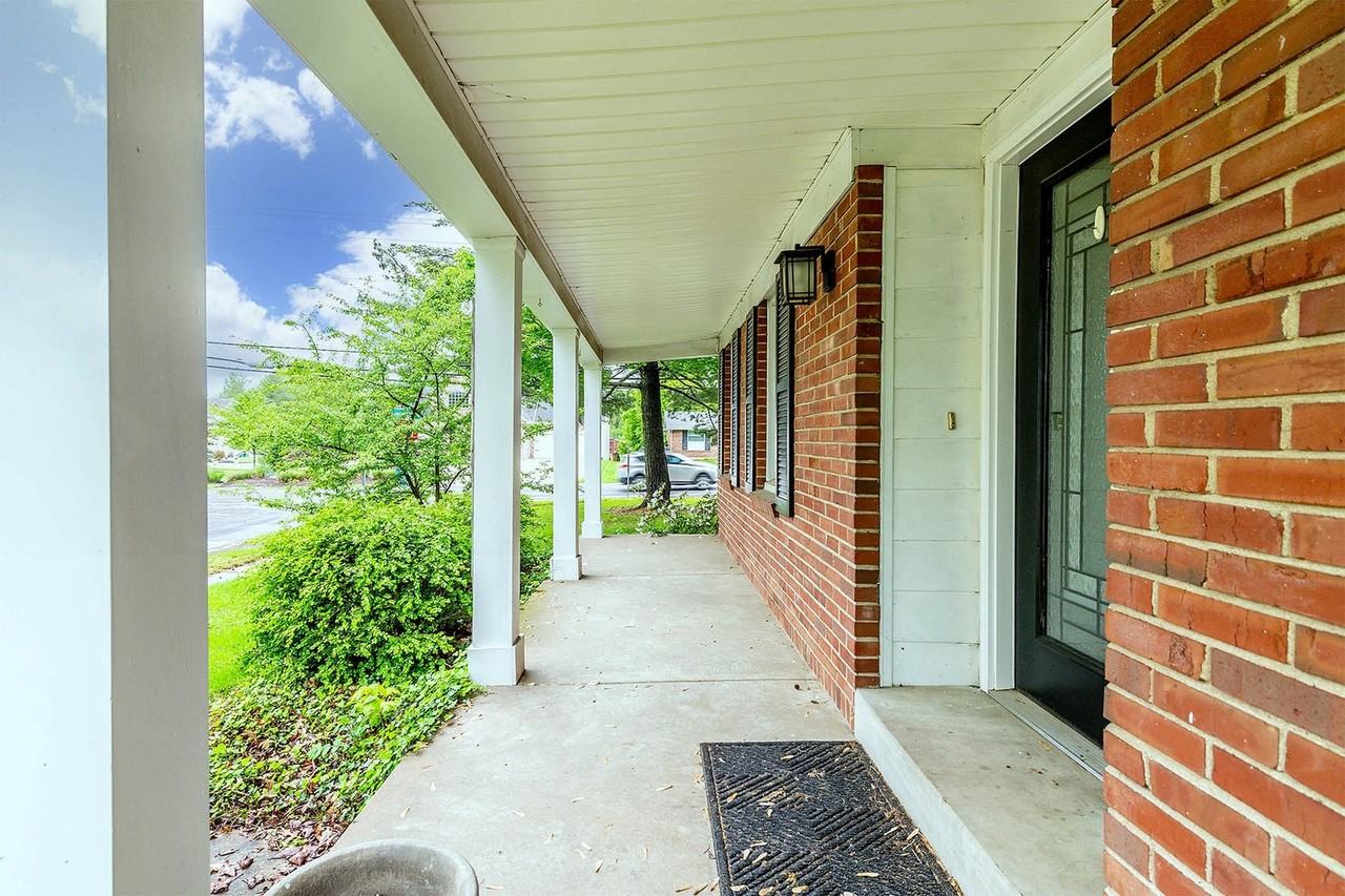 10602 Tioga Ct - Photo 4 of 32