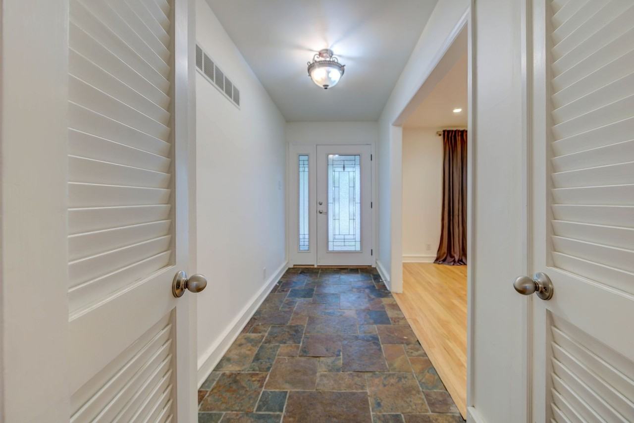 10602 Tioga Ct - Photo 5 of 31