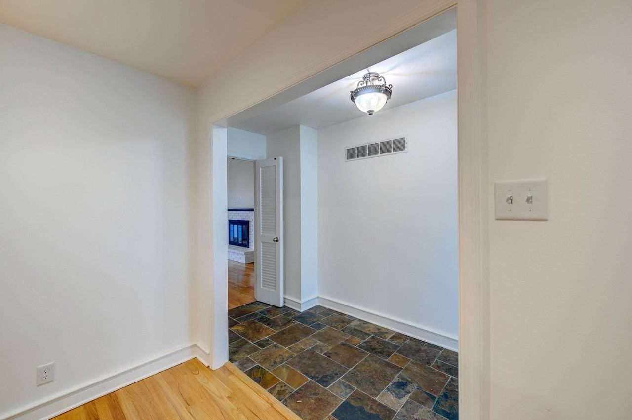 10602 Tioga Ct - Photo 6 of 31