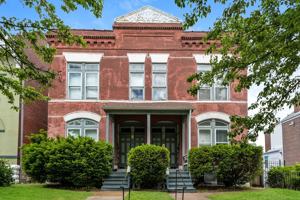 featured image of 2821 Henrietta Pl