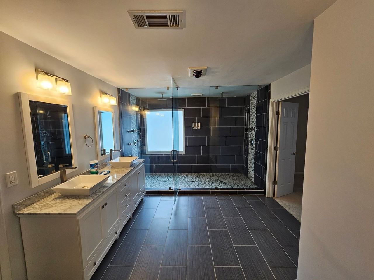 3712 Wickford Ln - Photo 4 of 19