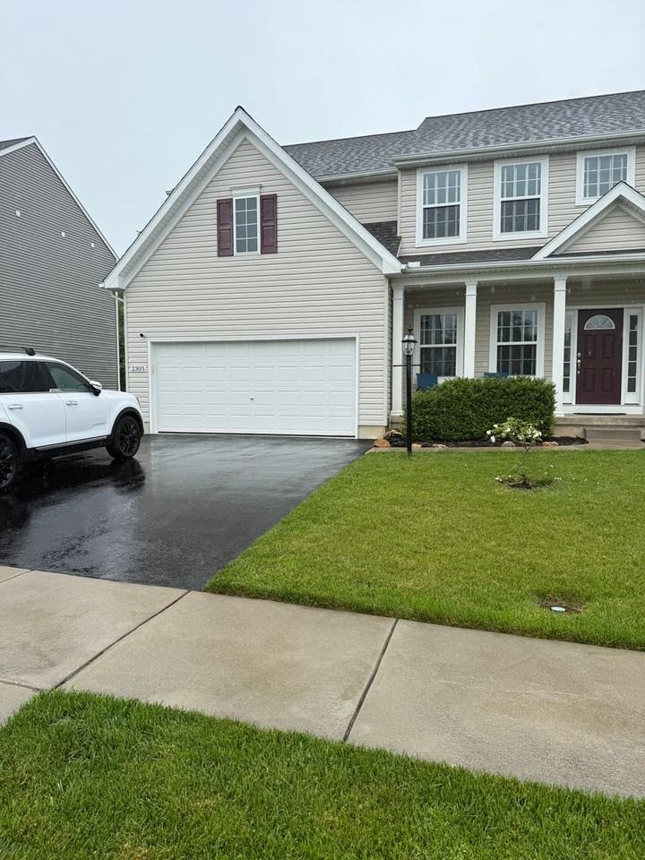 2305 Issacs Way - Photo 2 of 20